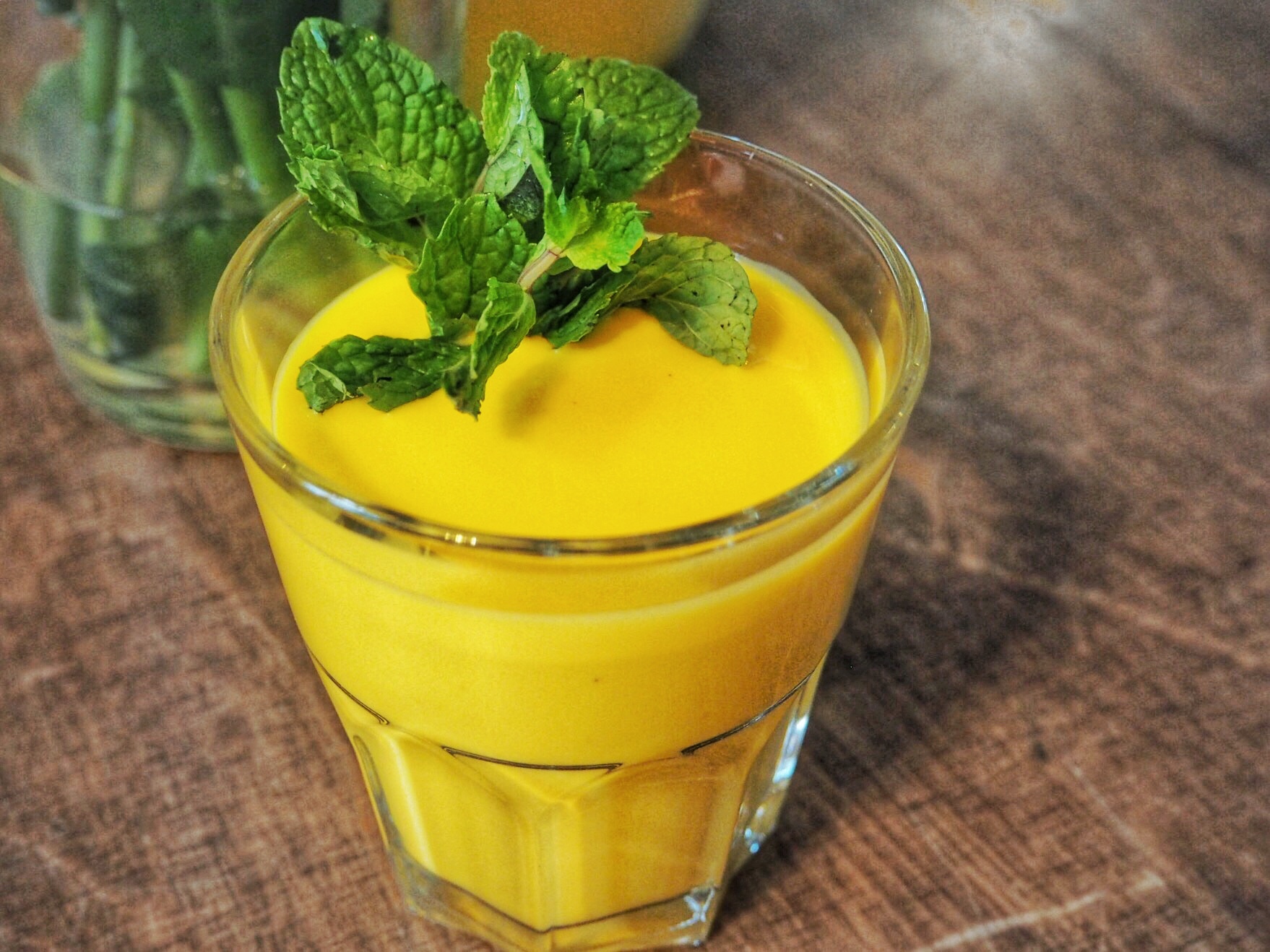 Mango-Lassi im Glas